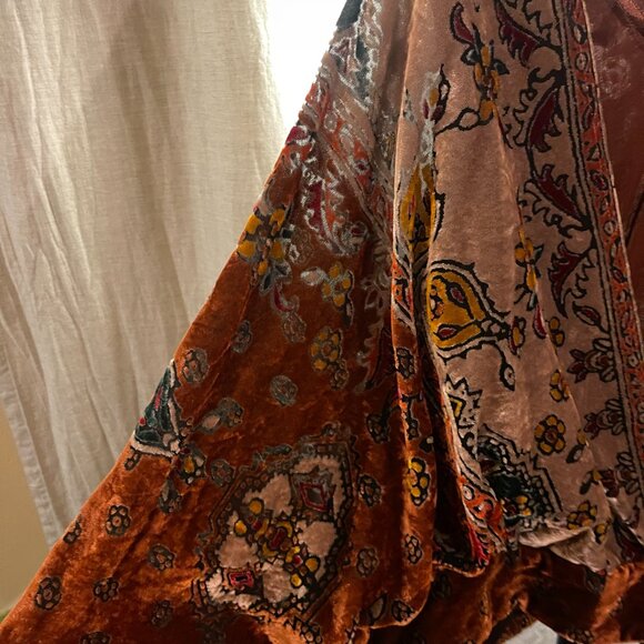 FP Rare Mata Hari velvet top - xs ( fits up to a large) - Picture 6 of 7